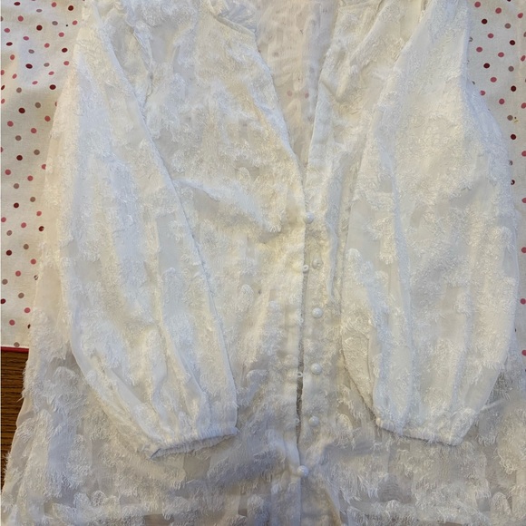 New White deep v neck button down  top - Picture 9 of 9